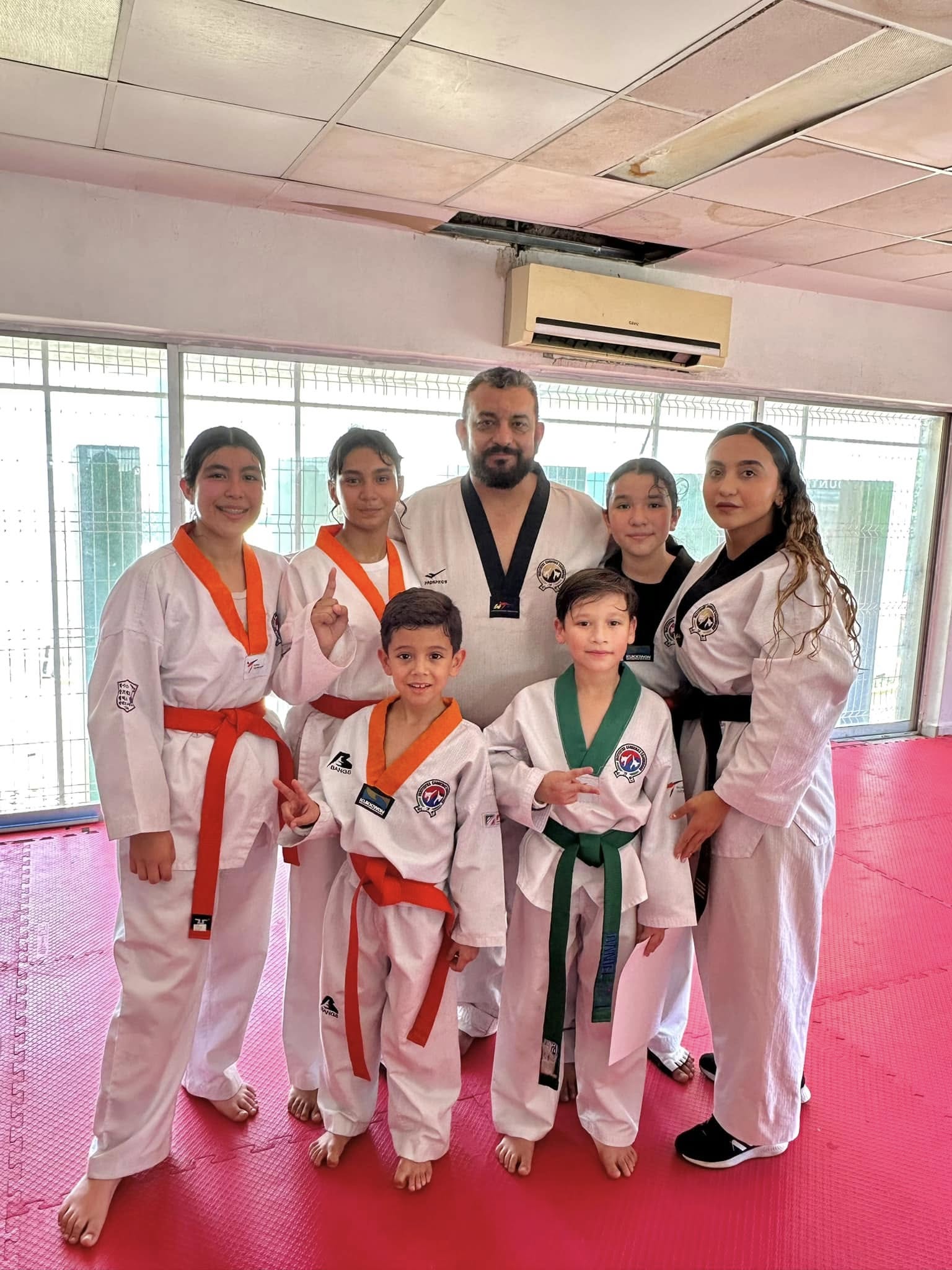 Clase de Taekwondo para niños en Culiacán