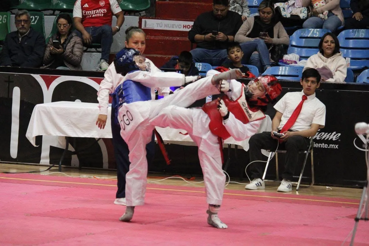 Rutina de Taekwondo en el dojang