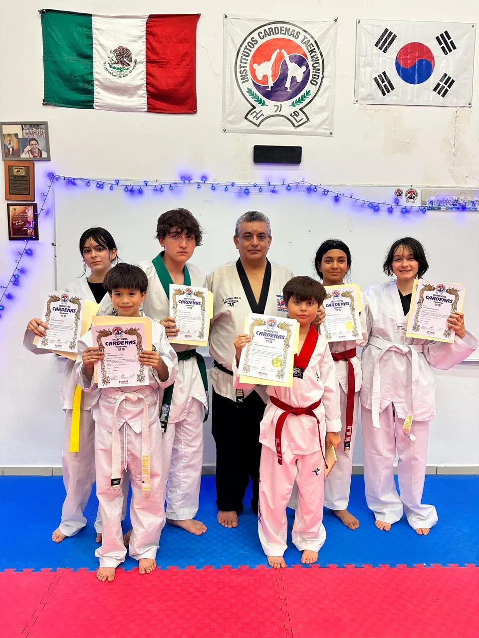 Alumnos de Taekwondo durante práctica